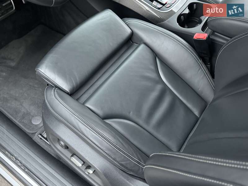 Внедорожник / Кроссовер Audi SQ5 2015 в Киеве