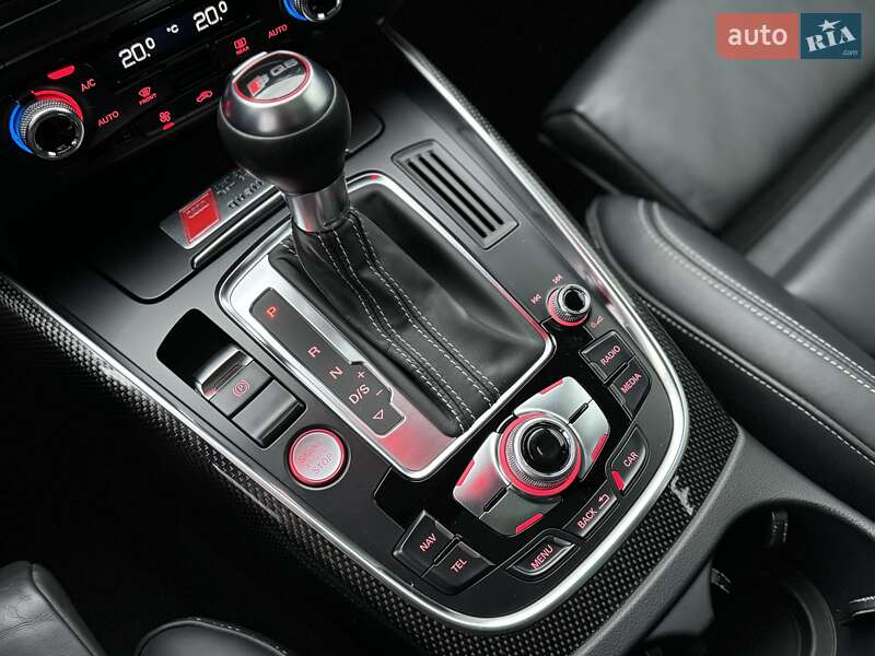 Внедорожник / Кроссовер Audi SQ5 2015 в Киеве