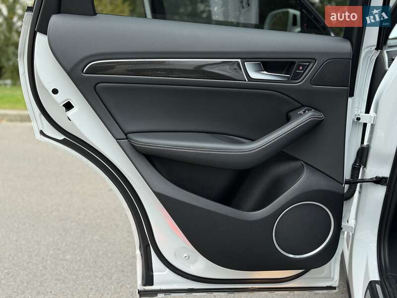 Внедорожник / Кроссовер Audi SQ5 2015 в Киеве