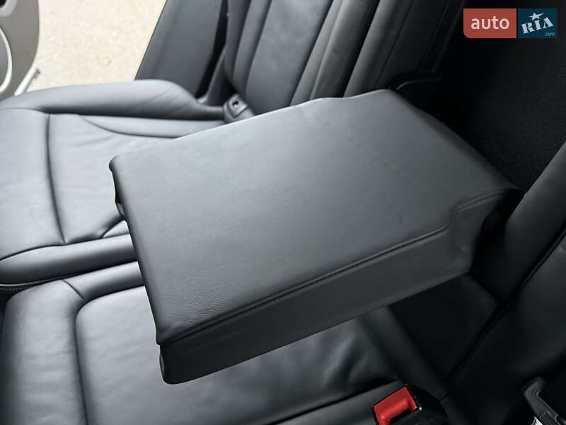 Внедорожник / Кроссовер Audi SQ5 2015 в Киеве