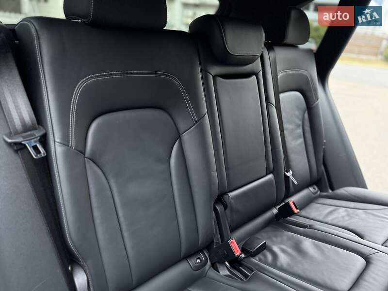 Внедорожник / Кроссовер Audi SQ5 2015 в Киеве