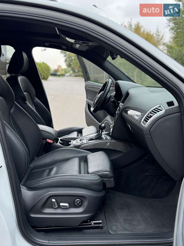 Внедорожник / Кроссовер Audi SQ5 2015 в Киеве