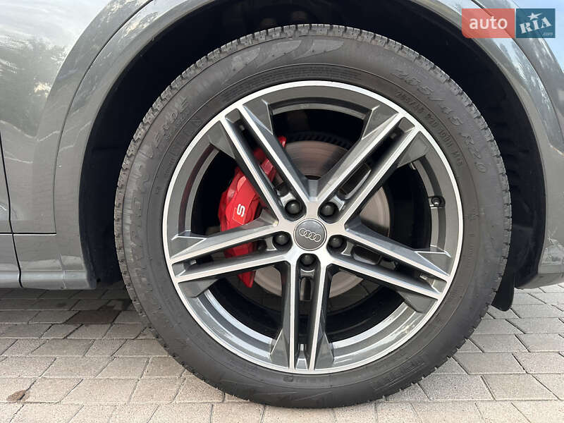 Внедорожник / Кроссовер Audi SQ5 2017 в Киеве