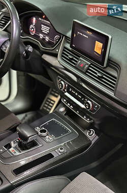 Внедорожник / Кроссовер Audi SQ5 2017 в 