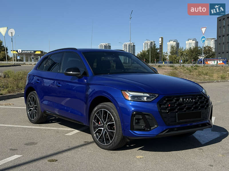 Внедорожник / Кроссовер Audi SQ5 2021 в 