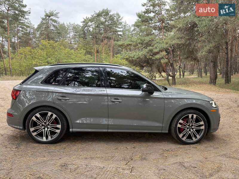 Внедорожник / Кроссовер Audi SQ5 2019 в Днепре