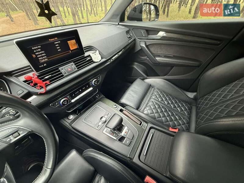 Внедорожник / Кроссовер Audi SQ5 2019 в Днепре