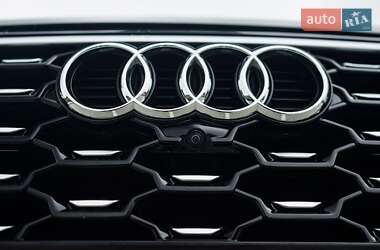 Внедорожник / Кроссовер Audi SQ5 2021 в 