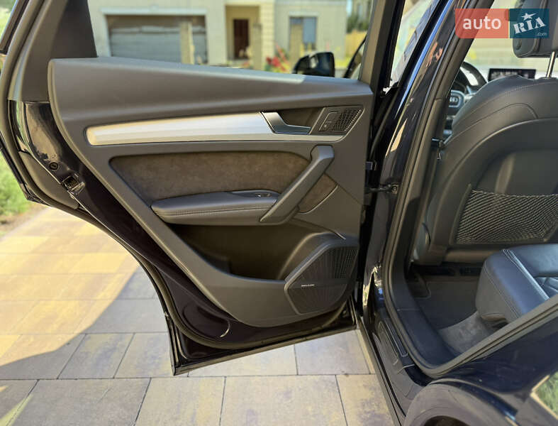 Внедорожник / Кроссовер Audi SQ5 2020 в Киеве
