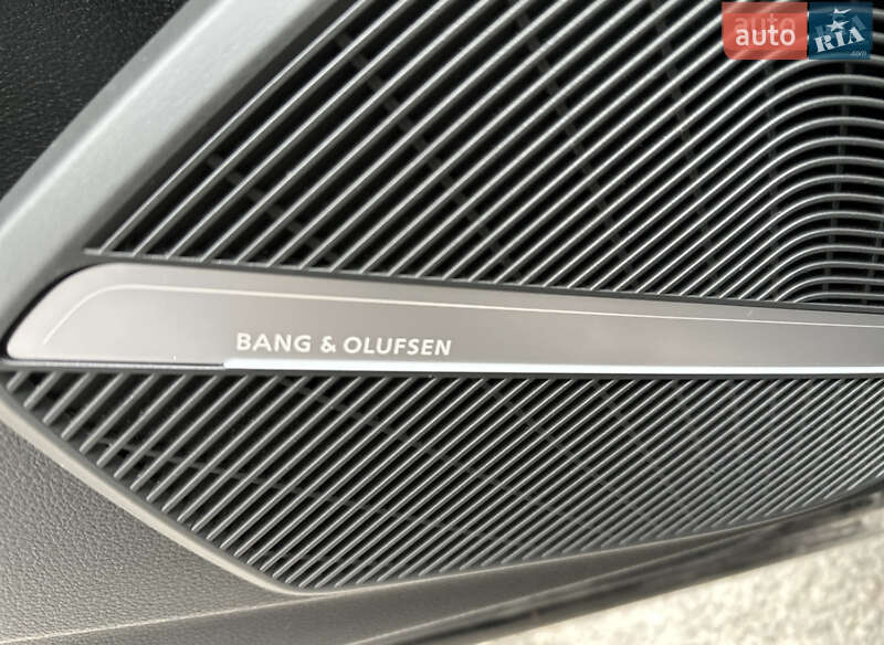 Внедорожник / Кроссовер Audi SQ5 2022 в Днепре фото 17 Внедорожник / Кроссовер Audi SQ5 2022 в Днепре