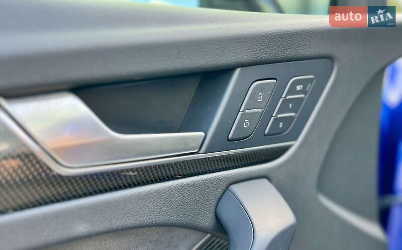 Внедорожник / Кроссовер Audi SQ5 2021 в Киеве