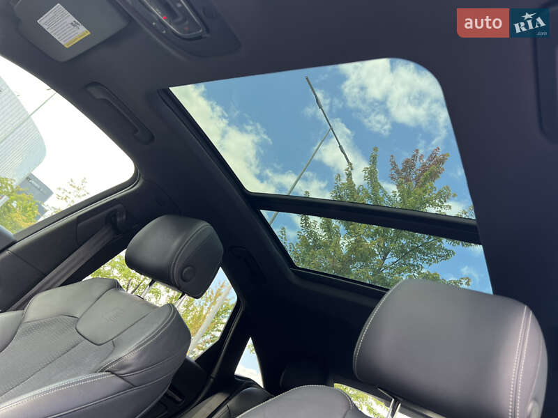 Внедорожник / Кроссовер Audi SQ5 2021 в Киеве