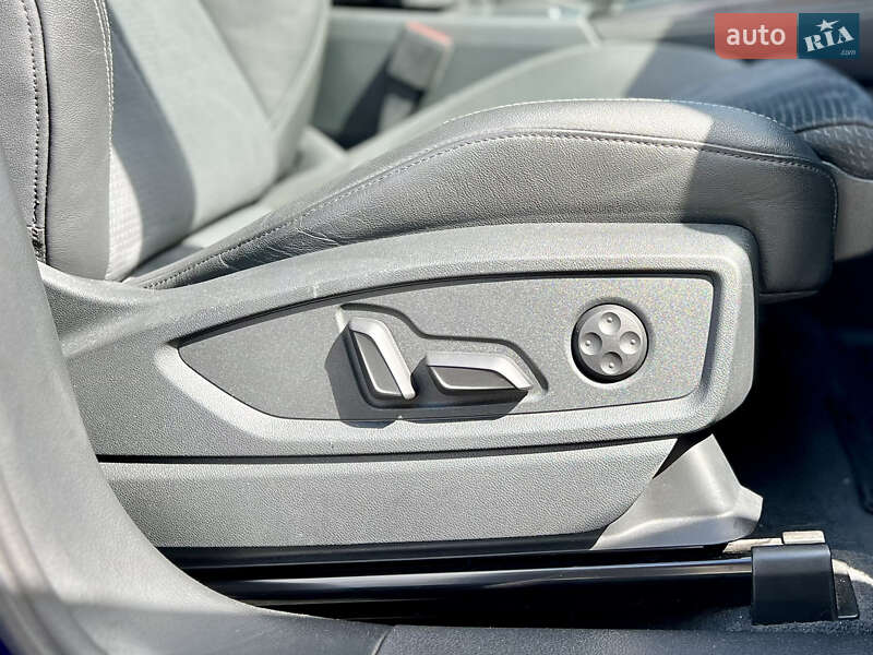 Внедорожник / Кроссовер Audi SQ5 2021 в Киеве