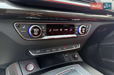 Позашляховик / Кросовер Audi SQ5 2020 в  фото 41 Позашляховик / Кросовер Audi SQ5 2020 в