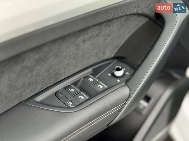 Позашляховик / Кросовер Audi SQ5 2018 в Києві фото 37 Позашляховик / Кросовер Audi SQ5 2018 в Києві