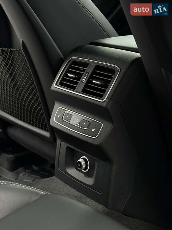 Позашляховик / Кросовер Audi SQ5 2017 в Одесі фото 37 Позашляховик / Кросовер Audi SQ5 2017 в Одесі