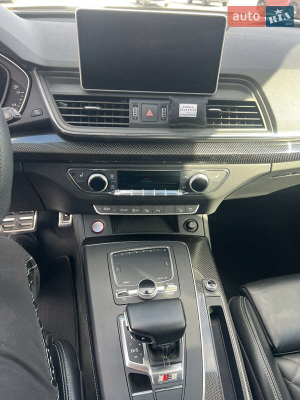 Внедорожник / Кроссовер Audi SQ5 2017 в Черновцах