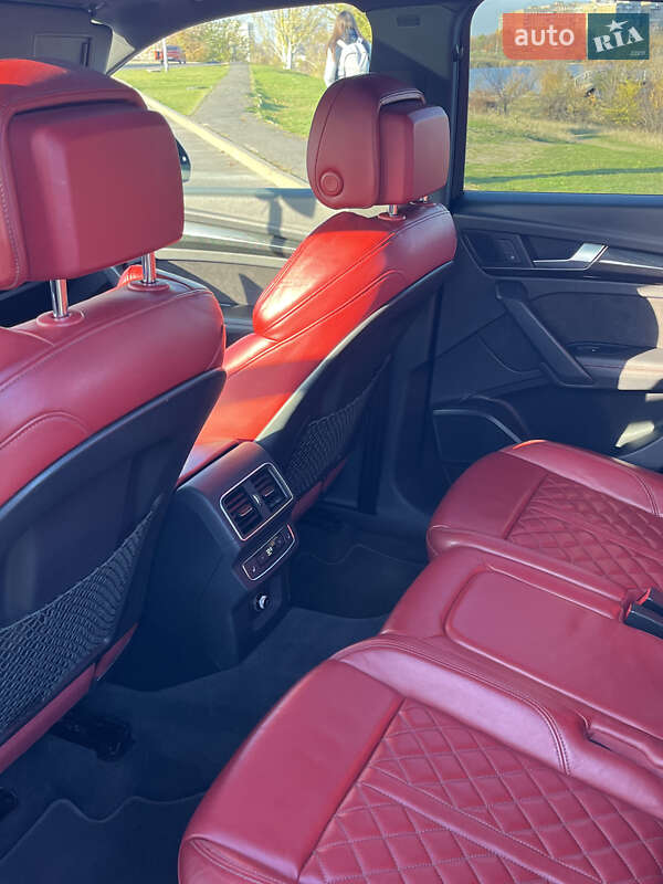 Позашляховик / Кросовер Audi SQ5 2018 в Києві фото 32 Позашляховик / Кросовер Audi SQ5 2018 в Києві