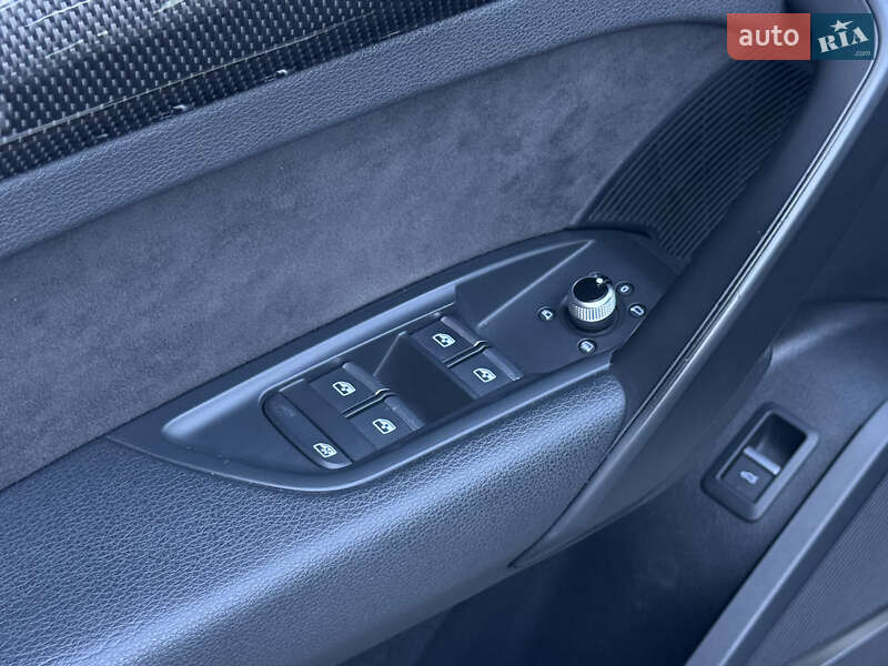 Внедорожник / Кроссовер Audi SQ5 2017 в Тернополе