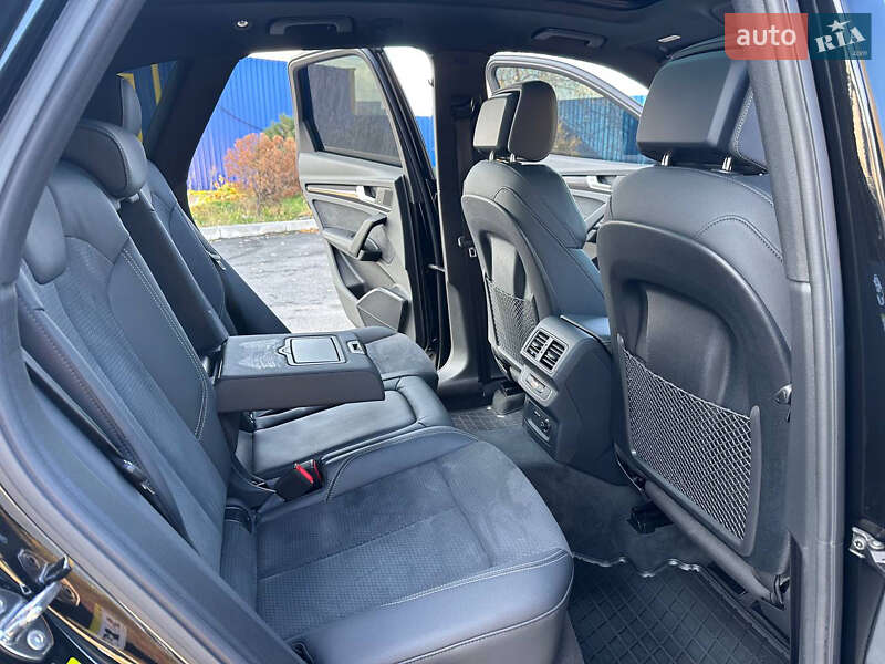 Внедорожник / Кроссовер Audi SQ5 2022 в Днепре