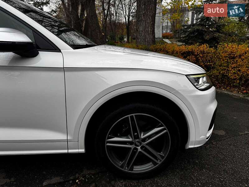 Позашляховик / Кросовер Audi SQ5 2019 в Києві фото 6 Позашляховик / Кросовер Audi SQ5 2019 в Києві