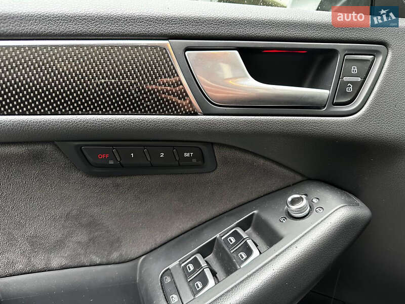 Внедорожник / Кроссовер Audi SQ5 2014 в Киеве