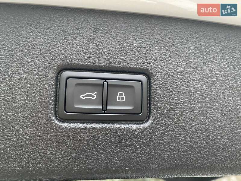 Внедорожник / Кроссовер Audi SQ5 2023 в Днепре