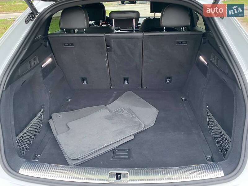 Внедорожник / Кроссовер Audi SQ5 2023 в Днепре