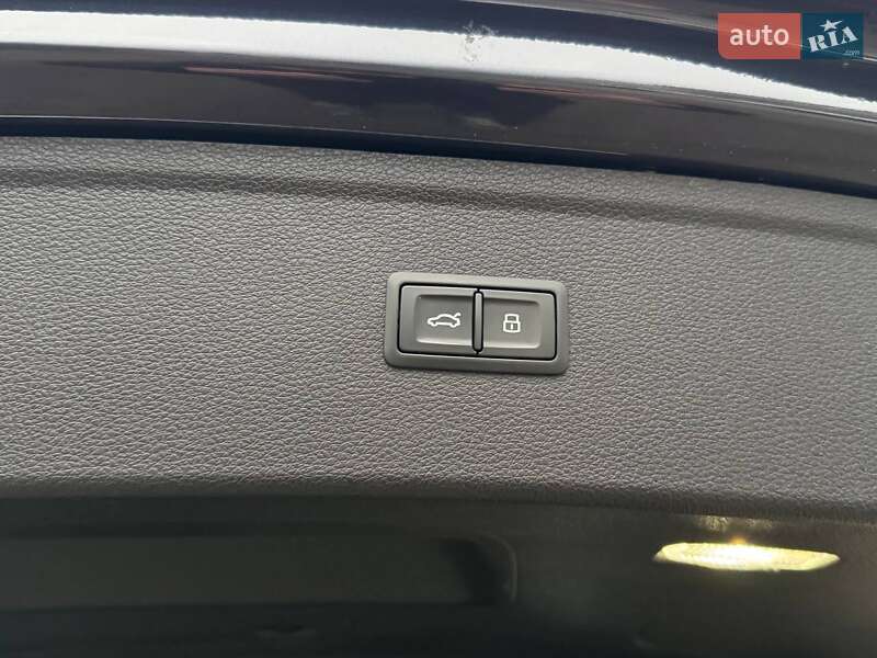 Позашляховик / Кросовер Audi SQ5 2017 в Києві