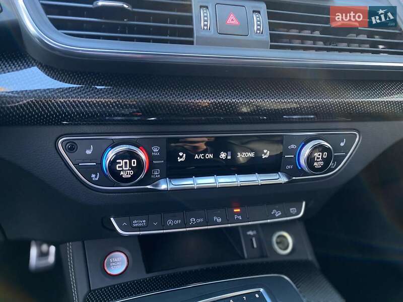 Внедорожник / Кроссовер Audi SQ5 2019 в Киеве