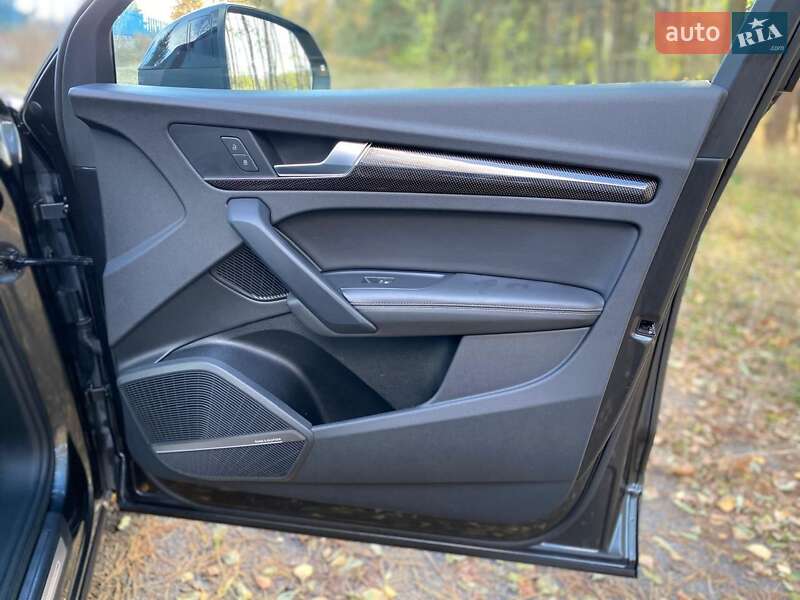 Внедорожник / Кроссовер Audi SQ5 2019 в Киеве