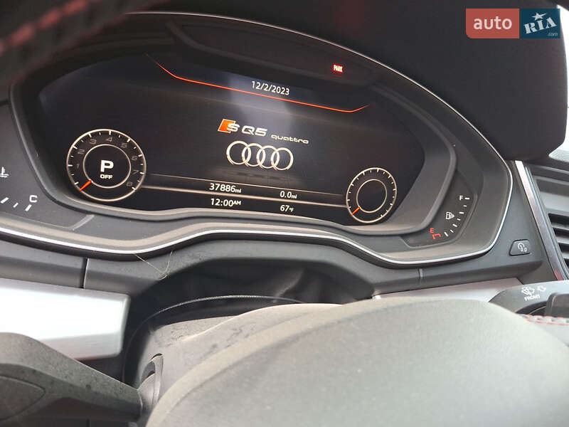 Внедорожник / Кроссовер Audi SQ5 2018 в Луцке