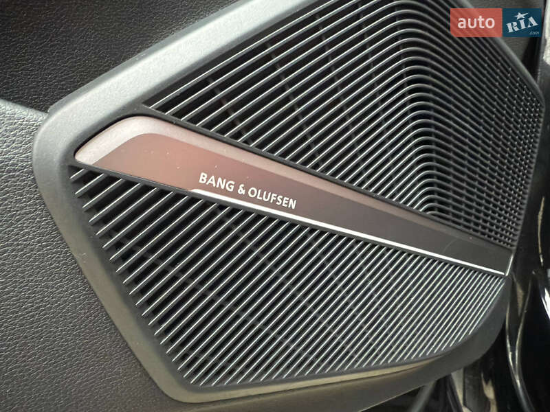 Внедорожник / Кроссовер Audi SQ5 2017 в Измаиле