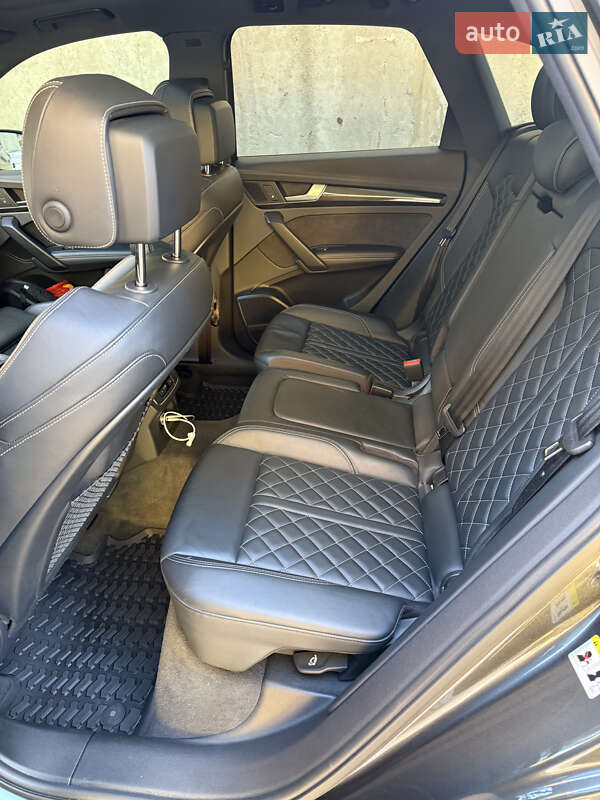Позашляховик / Кросовер Audi SQ5 2017 в Києві фото 25 Позашляховик / Кросовер Audi SQ5 2017 в Києві