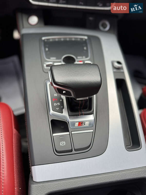 Внедорожник / Кроссовер Audi SQ5 2018 в Луцке