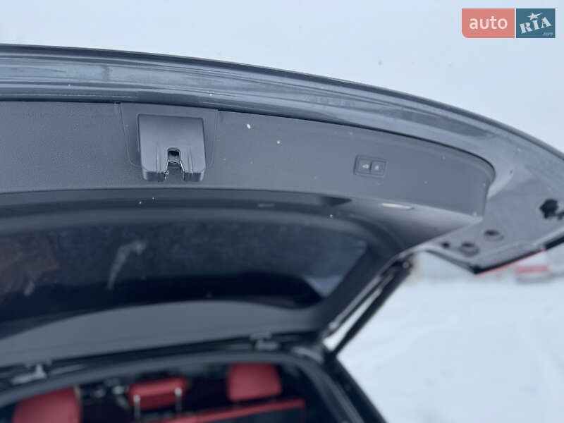 Внедорожник / Кроссовер Audi SQ5 2018 в Луцке