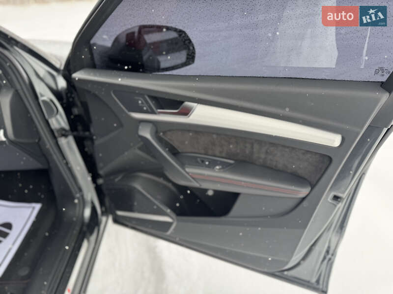 Внедорожник / Кроссовер Audi SQ5 2018 в Луцке