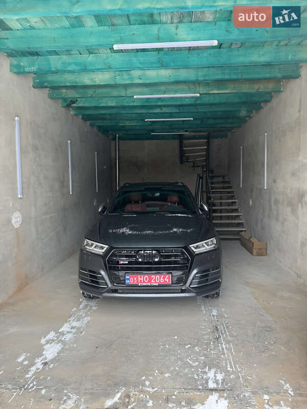 Внедорожник / Кроссовер Audi SQ5 2018 в Луцке