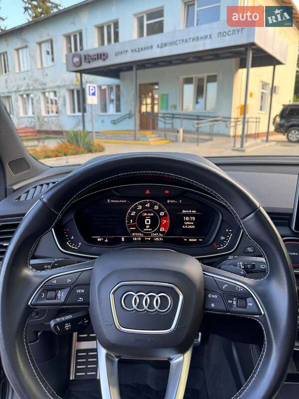 Внедорожник / Кроссовер Audi SQ5 2018 в Городенке