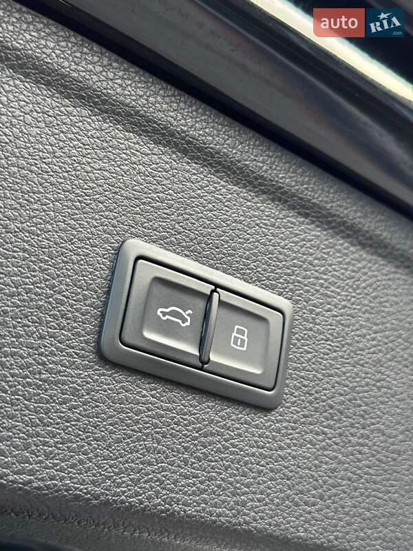 Внедорожник / Кроссовер Audi SQ5 2018 в Городенке