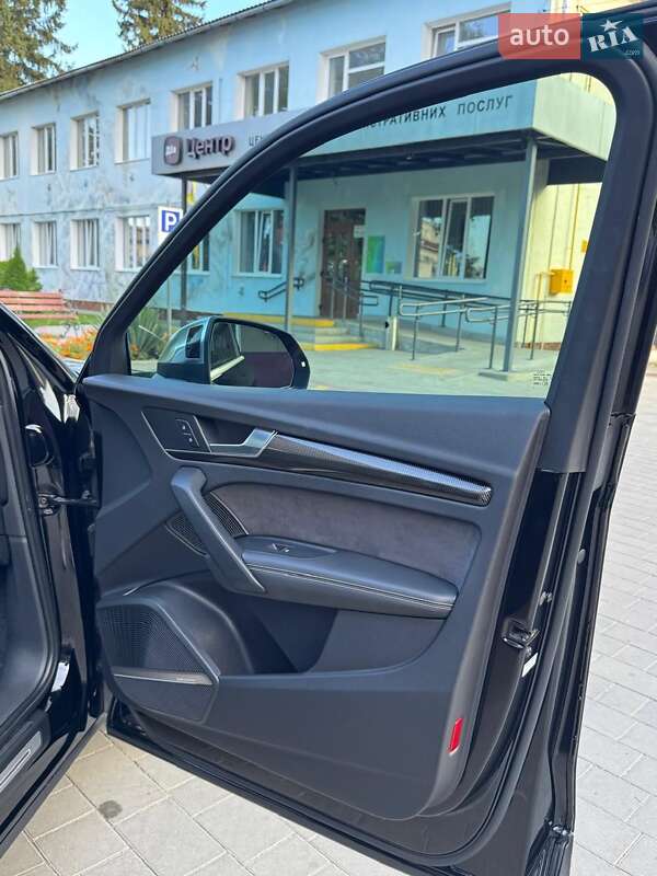 Внедорожник / Кроссовер Audi SQ5 2018 в Городенке