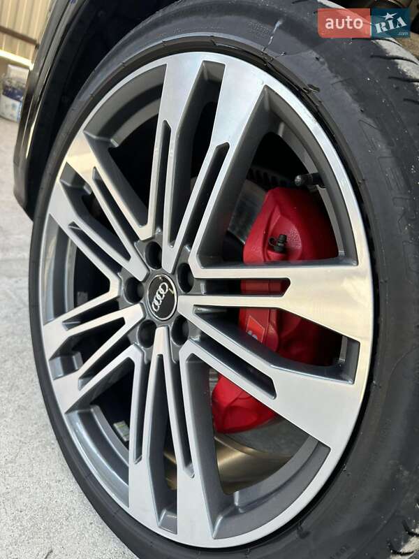 Внедорожник / Кроссовер Audi SQ5 2018 в Городенке