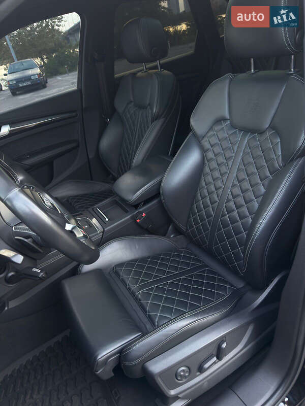 Внедорожник / Кроссовер Audi SQ5 2017 в Кривом Роге