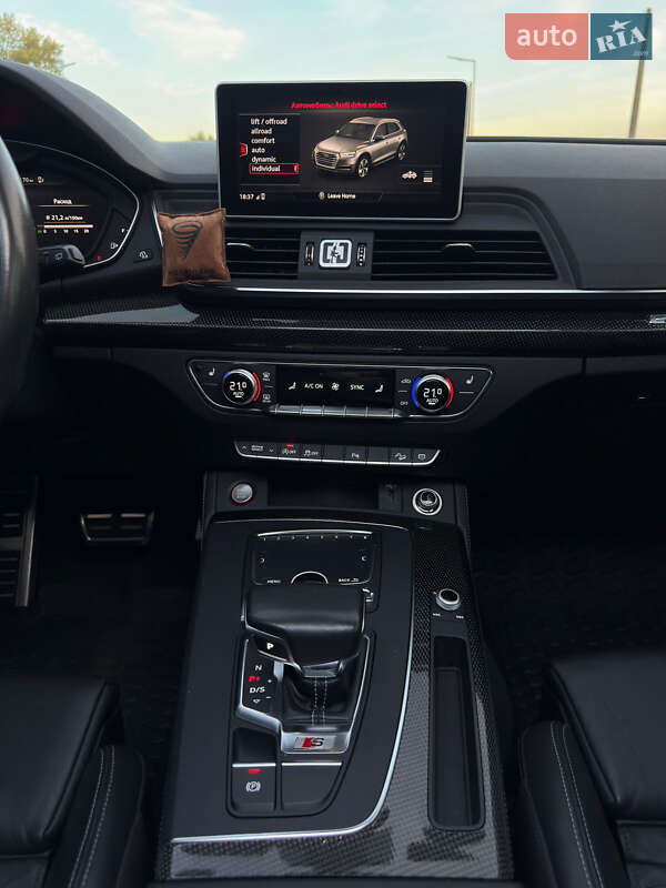 Внедорожник / Кроссовер Audi SQ5 2017 в Кривом Роге