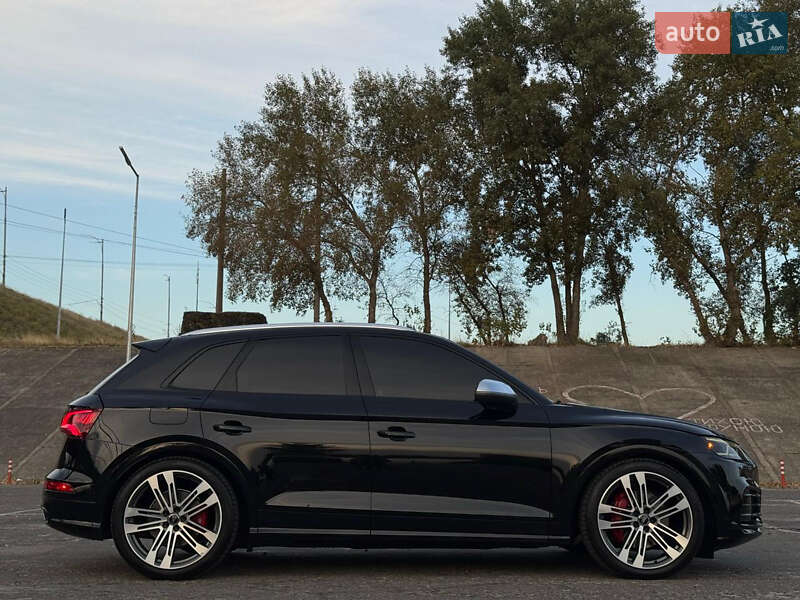 Внедорожник / Кроссовер Audi SQ5 2017 в Кривом Роге
