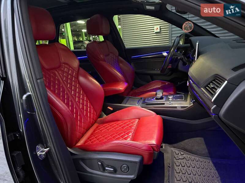 Внедорожник / Кроссовер Audi SQ5 2018 в Киеве