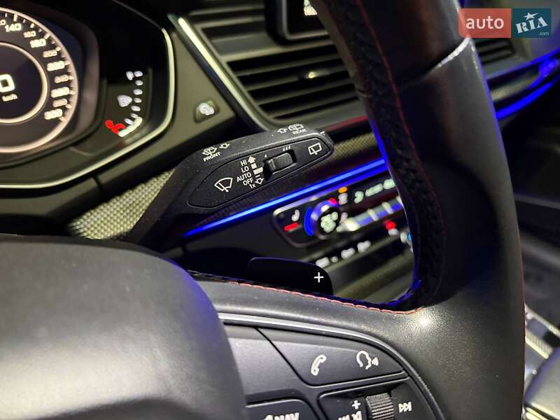 Внедорожник / Кроссовер Audi SQ5 2018 в Киеве