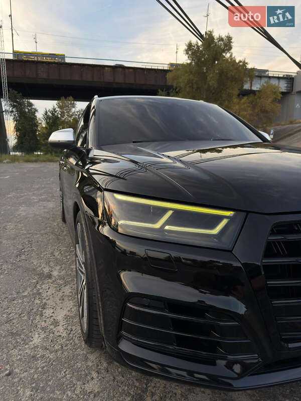 Внедорожник / Кроссовер Audi SQ5 2017 в Кривом Роге
