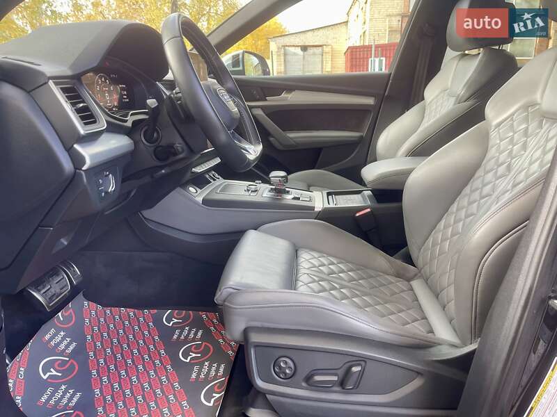 Внедорожник / Кроссовер Audi SQ5 2019 в Киеве