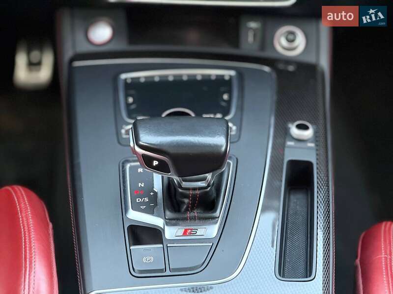 Внедорожник / Кроссовер Audi SQ5 2018 в Кривом Роге